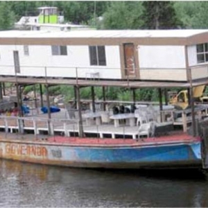 redneck_houseboat_2_Small_