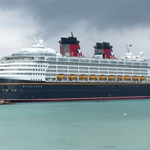 DCL Wonder at Castaway Cay dock