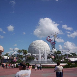 Fountain Of Nations With Spaceship Earth