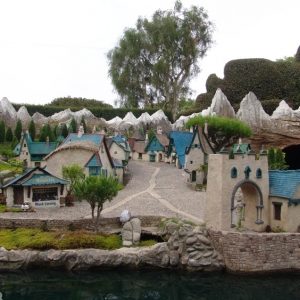Fantasyland-Disneyland-73