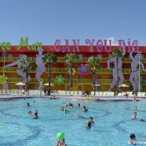 Pop_Century_Resort_Pool_08