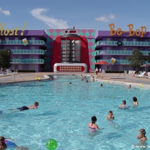 Pop_Century_Resort_Pool_22
