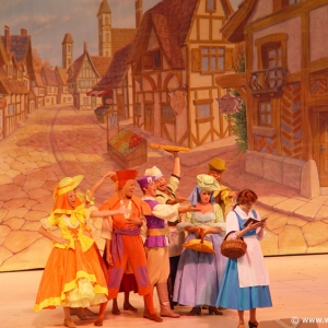 Beauty_and_the_Beast_Stage_Show_03