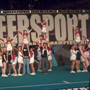 cheer_full_team_pyramid