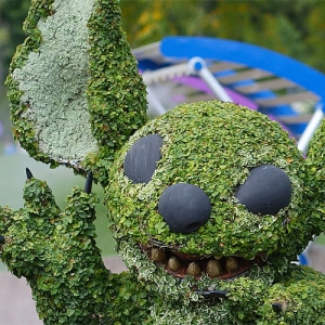 Stitch topiary
