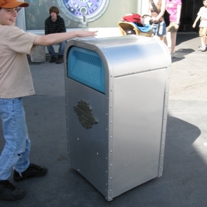 Tomorrowland - Push the Trashcan