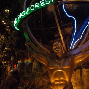 Rainforest Cafe Statue