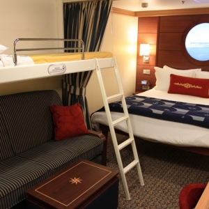 Deluxe-Inside-Stateroom_10_-07