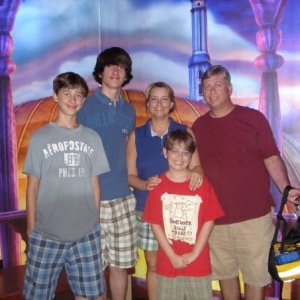 Family_at_Disney_2008