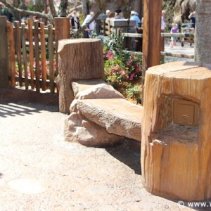Tangled rest area - seating area/charging station