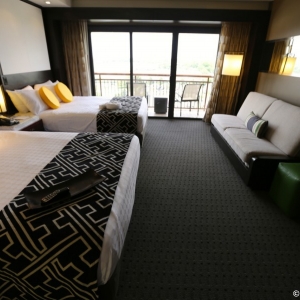 Contemporary-Resort-Room-003
