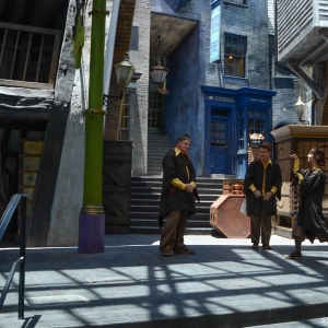 WDWINFO-Universal-Diagon-Alley-Harry-Potter-Tale-of-the-Three-Brothers-004