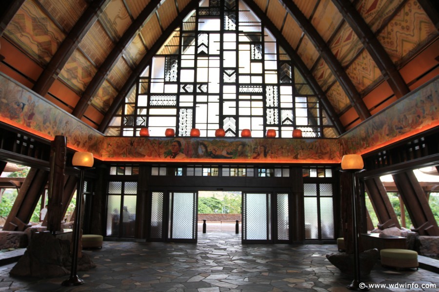 Aulani-entrance-lobby-23