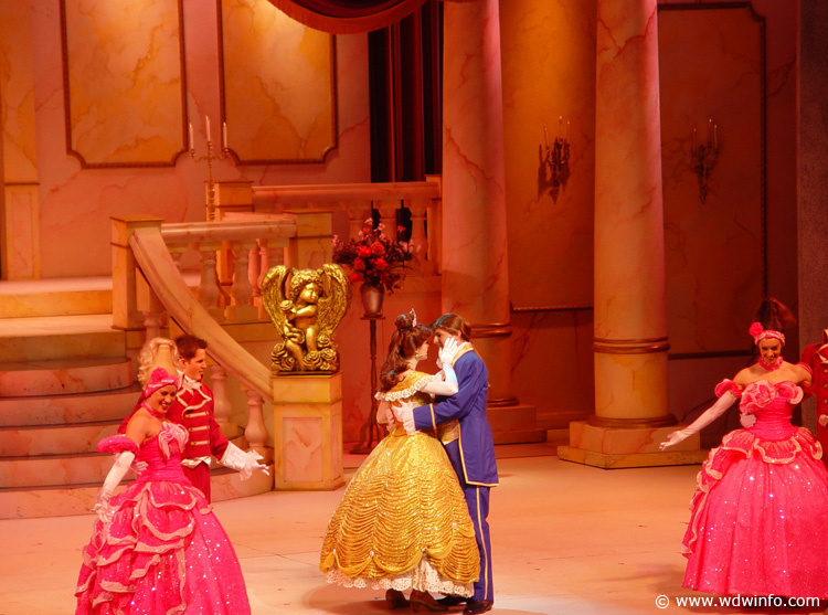 Beauty_and_the_Beast_Stage_Show_23
