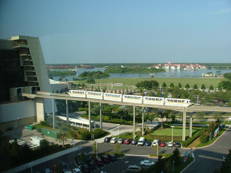 CR and monorail