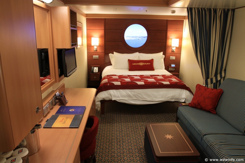Deluxe-Inside-Stateroom_10_-01