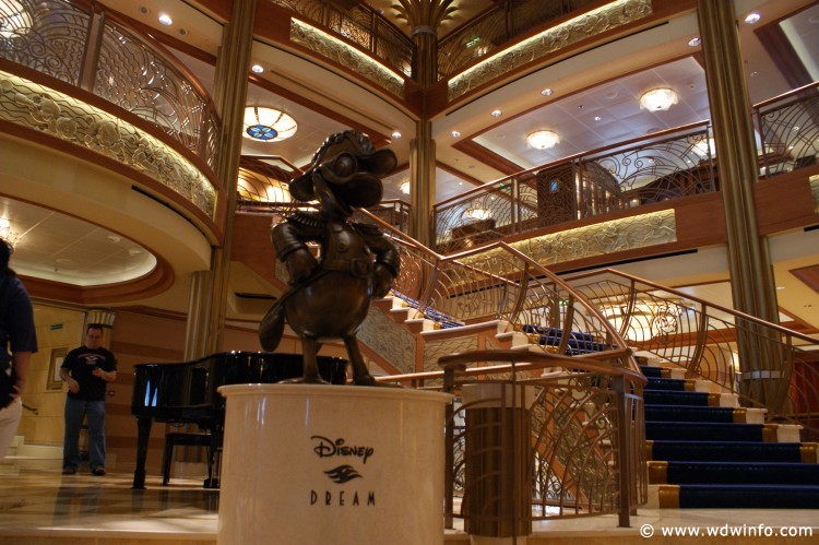 Disney_Dream_Cruise_Ship_009