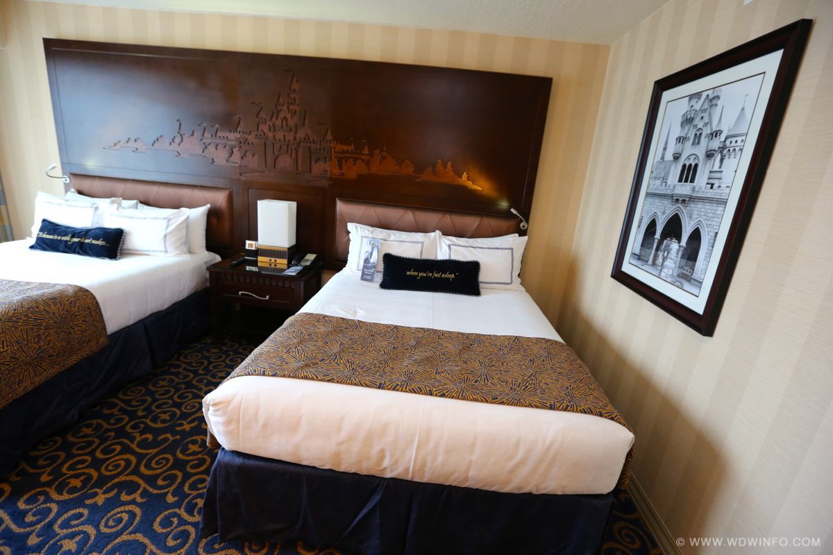 Disneyland-Hotel-Standard-Room-25