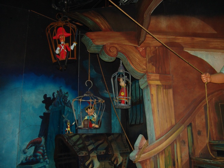 Fantasyland-Disneyland-5