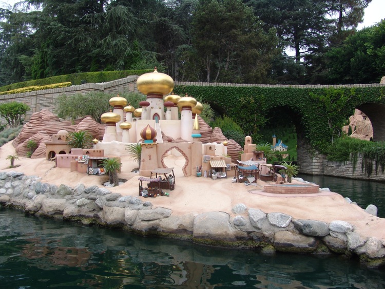 Fantasyland-Disneyland-70