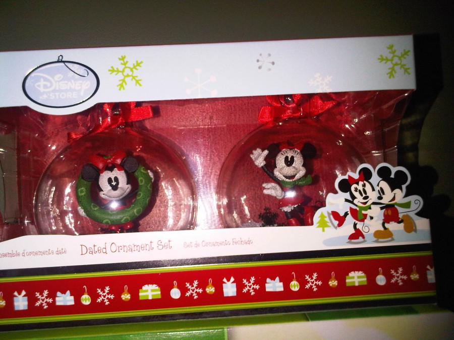 mickey minnie ornaments disneystore 2011