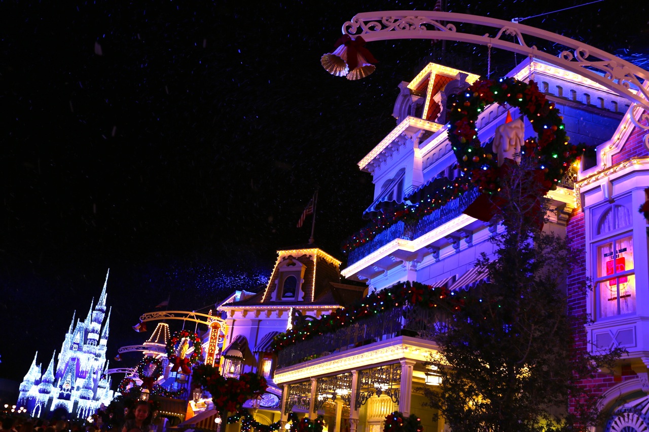 Mickeys-Very-Merry-Christmas-Party-2015-244