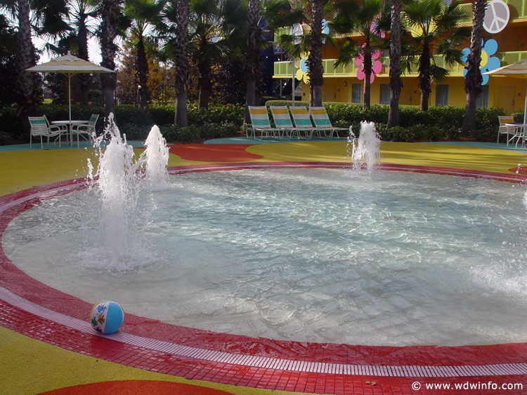 Pop_Century_Resort_Pool_19