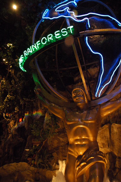 Rainforest Cafe Statue