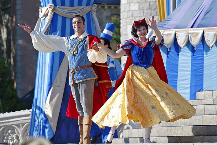 Snow White and Prince - Dream Along with Mickey show