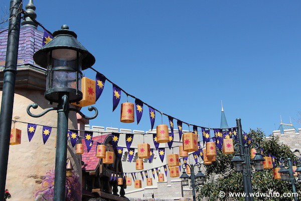 Tangled rest area - lanterns