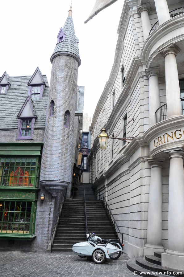 WDWINFO-Universal-Diagon-Alley-Harry-Potter-Escape-From-Gringotts-015