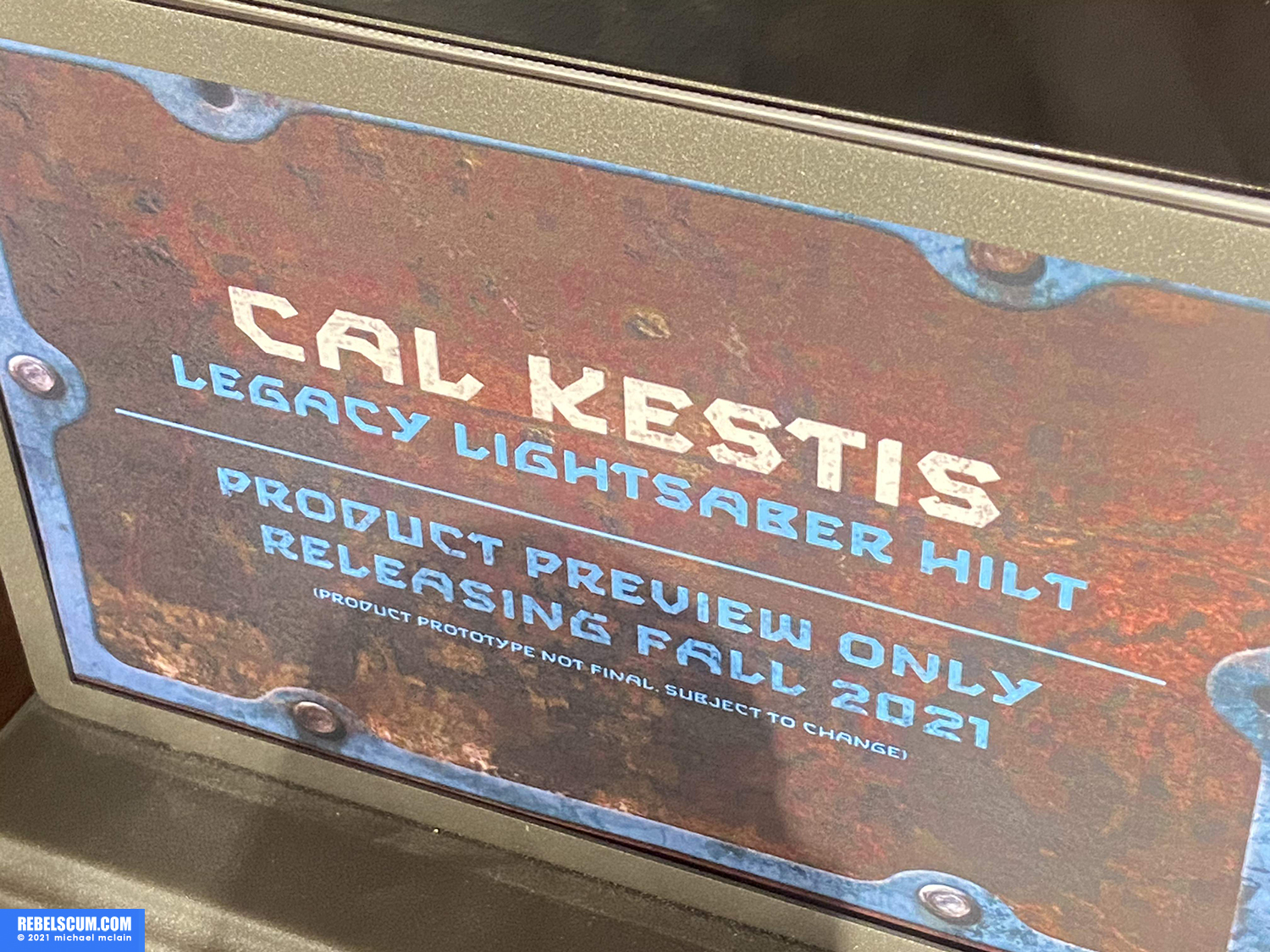 cal-kestis-legacy-lightsaber-reveal.jpg