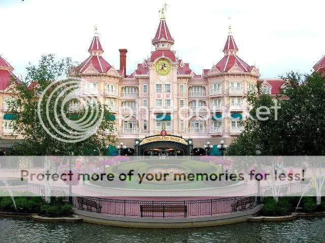 Disneyland_Hotel.jpg