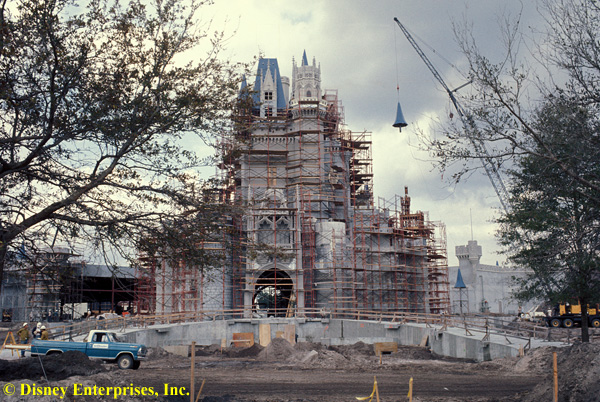 Cinderella_Castle_construction.jpg