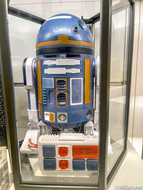 droid-Chandrila-Collection-merchandise-store-2022-wdw-galactic-starcruiser-star-wars-hotel-media-preview-469x625.jpg