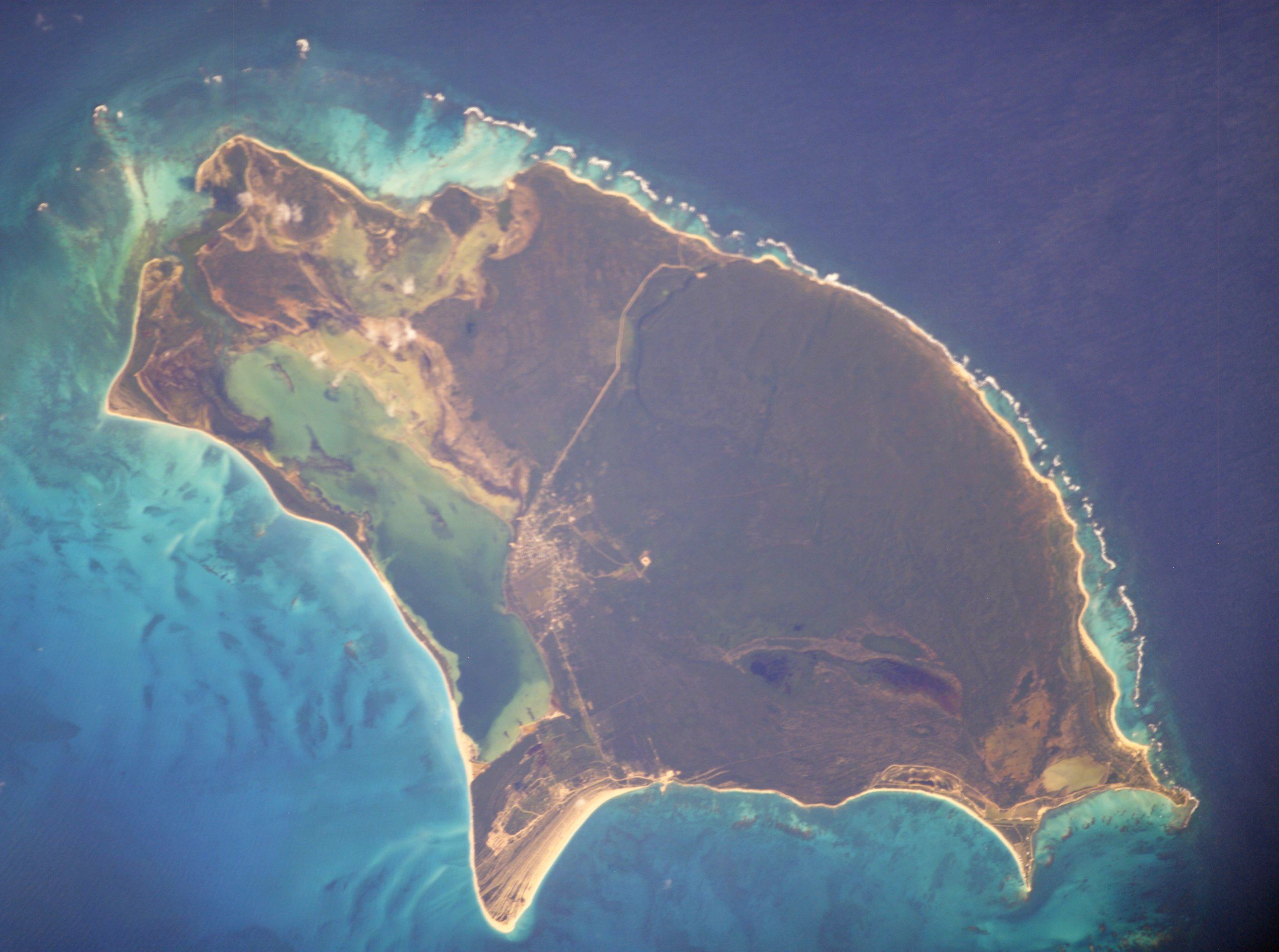 Barbuda_ISS008-E-7945.jpg